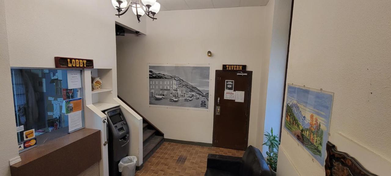 The Cosmopolitan Hotel Blairmore Exterior photo